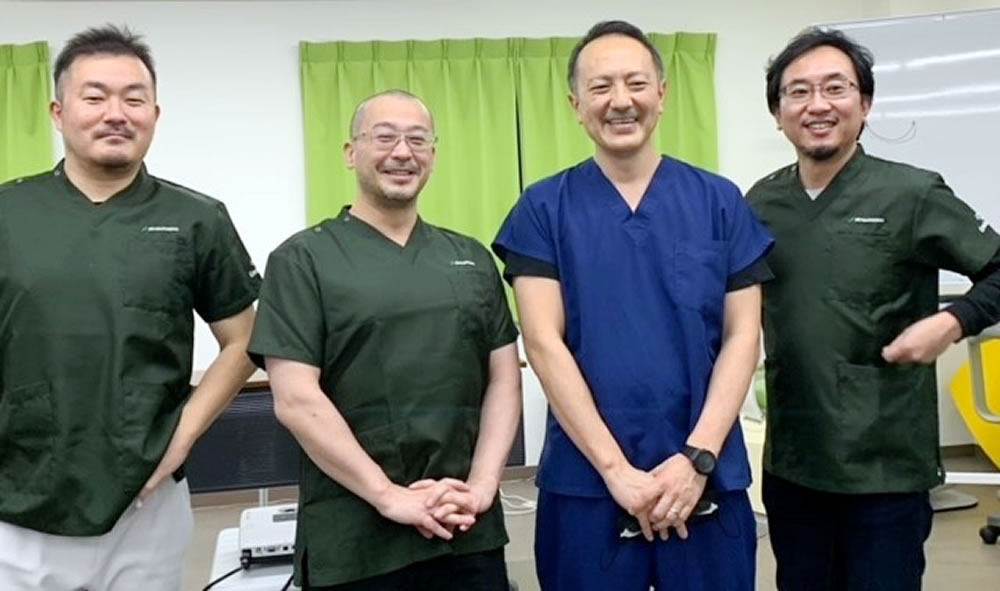 豚の顎骨を使ったフラップオペの実習